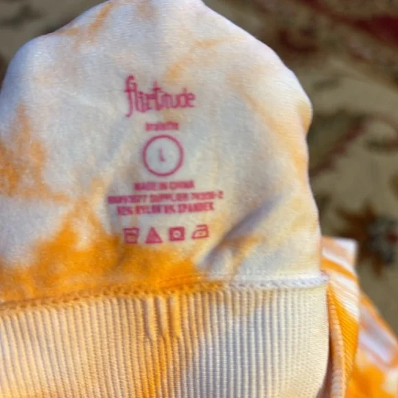 Flirtitude orange and white sport bra size large with removable pads - Picture 3 of 3
